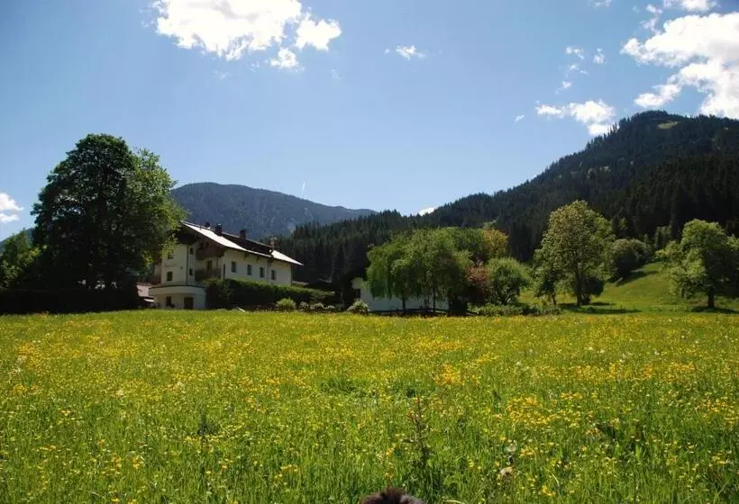 ホテル Haus Tirol