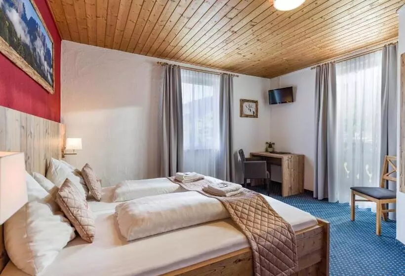 ホテル Haus Tirol