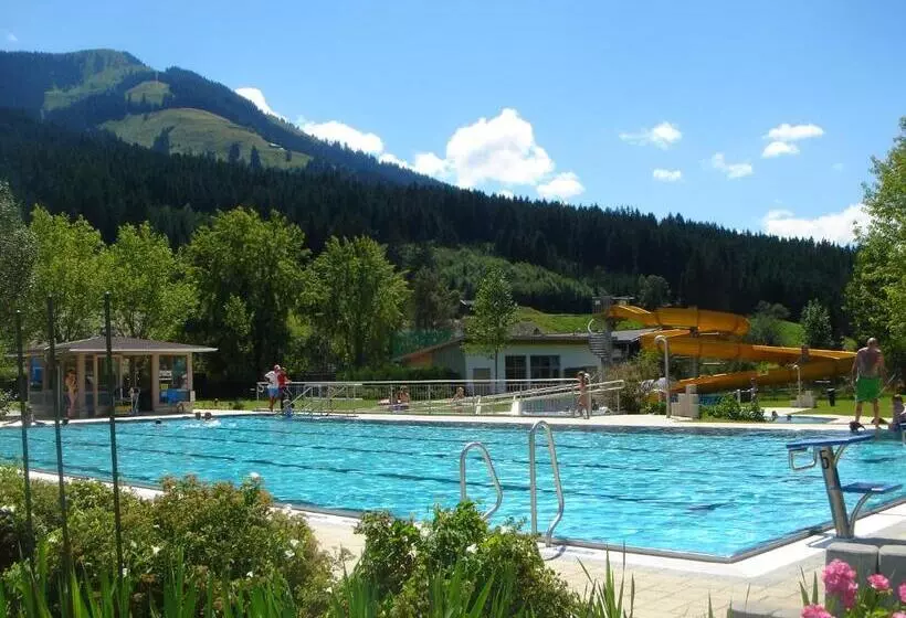 ホテル Haus Tirol