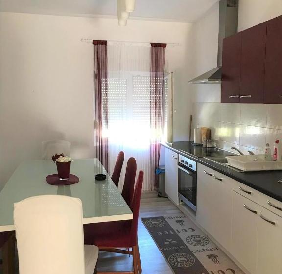 فندق Apartments Bronic