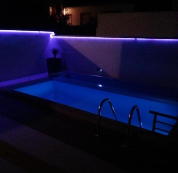 فندق Apartments Bronic