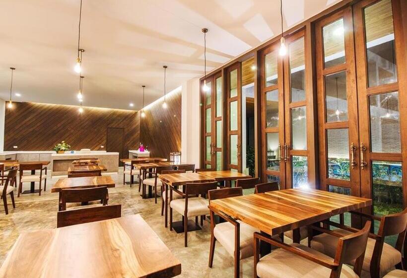 בית מלון כפרי B2 Pai Premier Resort