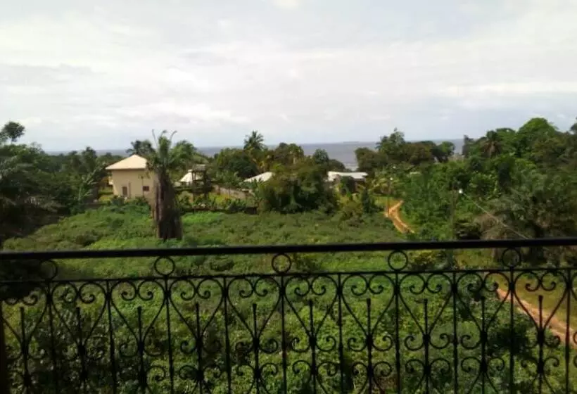 هتل Hôtel Lobé