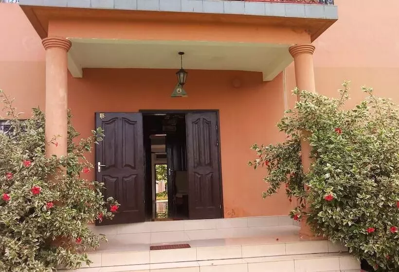 هتل Hôtel Lobé