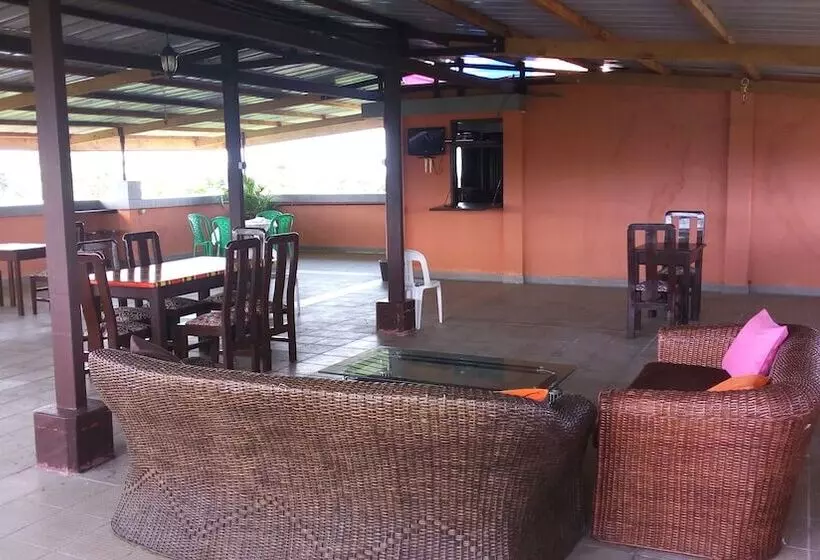هتل Hôtel Lobé