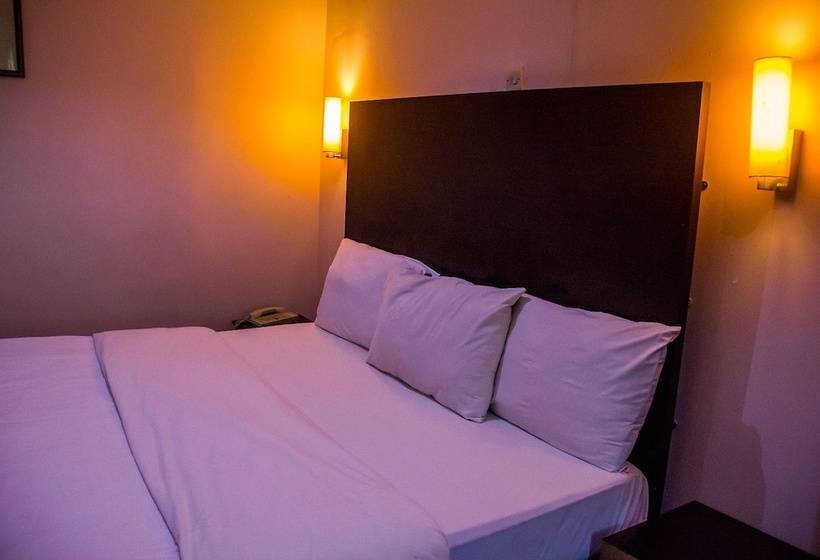 هتل Island Heights