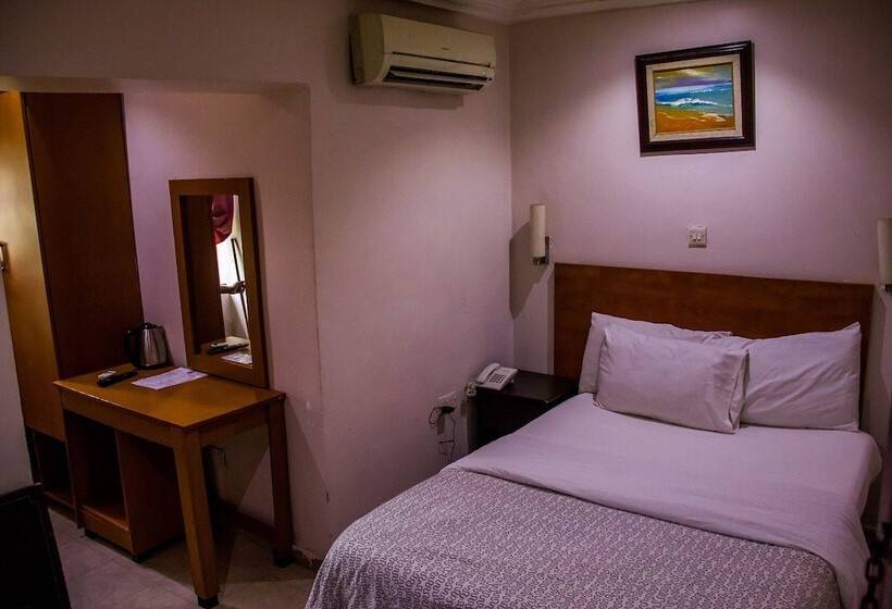 هتل Island Heights