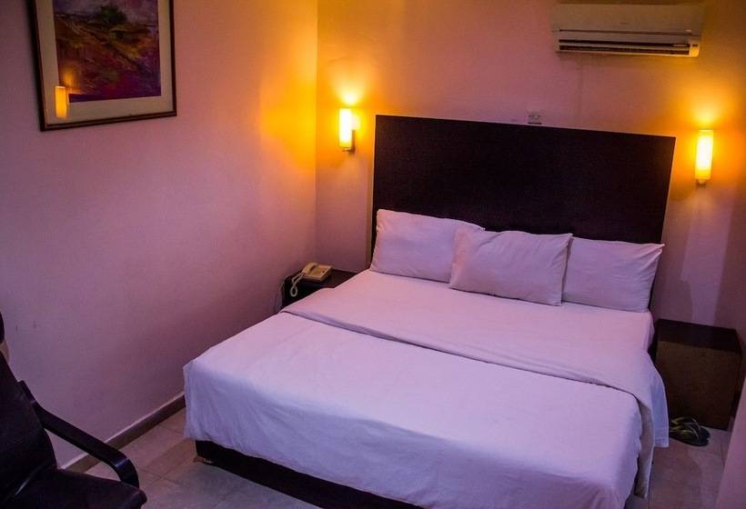 هتل Island Heights