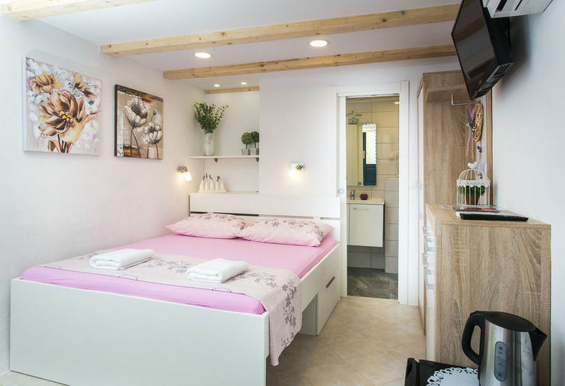 בית מלון כפרי Lavender Room