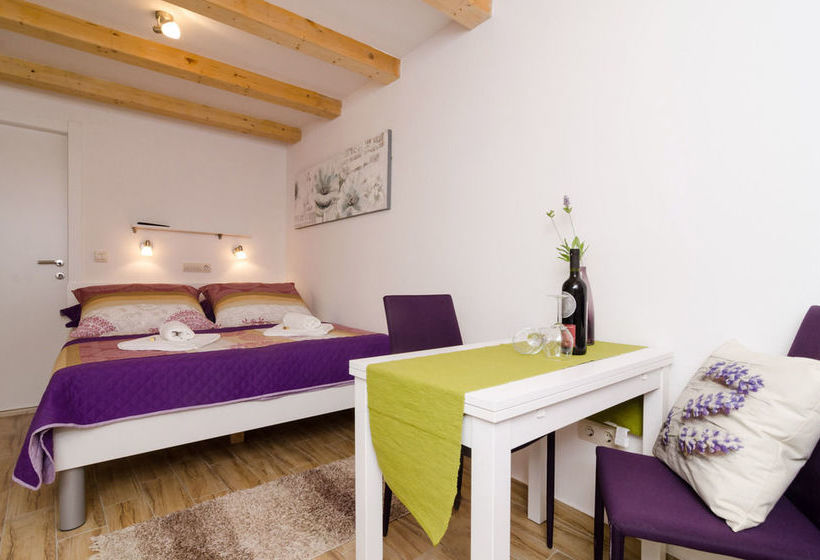 בית מלון כפרי Lavender Room