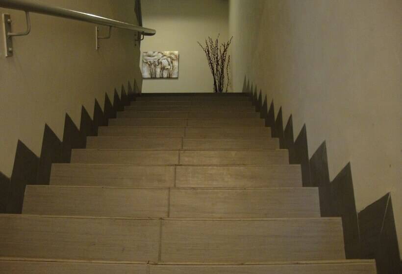 Lsn Hotel Taman Connaught