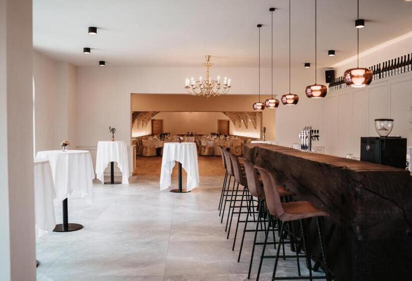 Otel Schloss Gamlitz