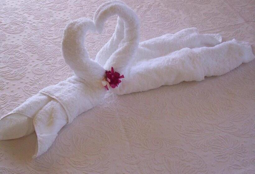 هتل The Relax Inn