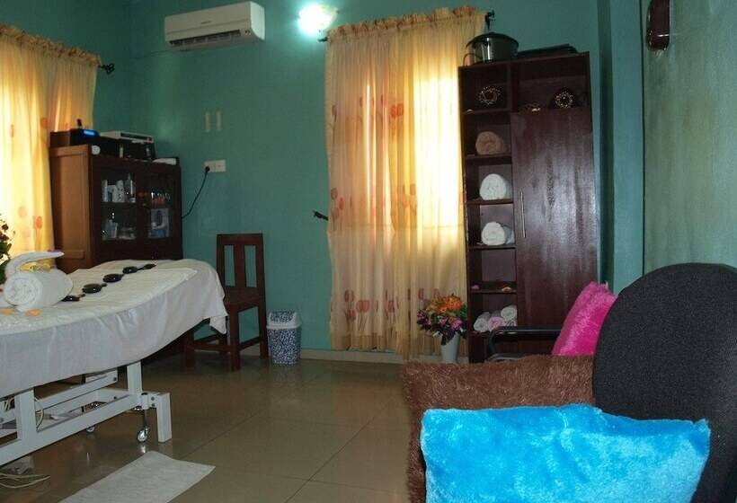 Kdt Hotels And Suites