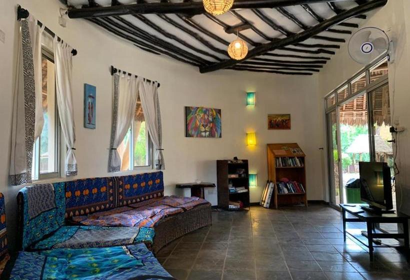 هاستل Diani Backpackers