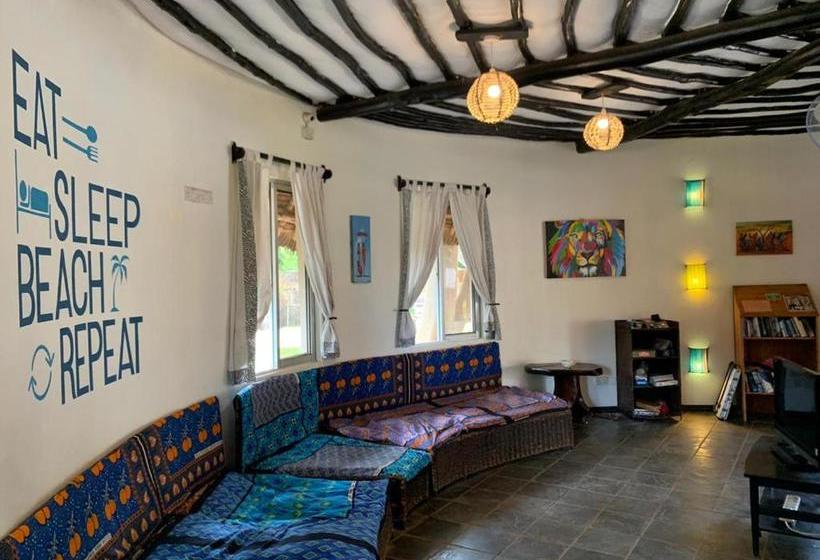 هاستل Diani Backpackers