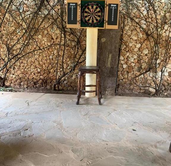 هاستل Diani Backpackers