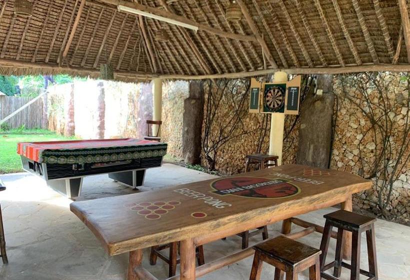 هاستل Diani Backpackers