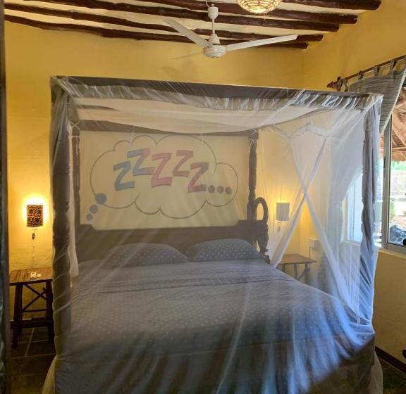 هاستل Diani Backpackers