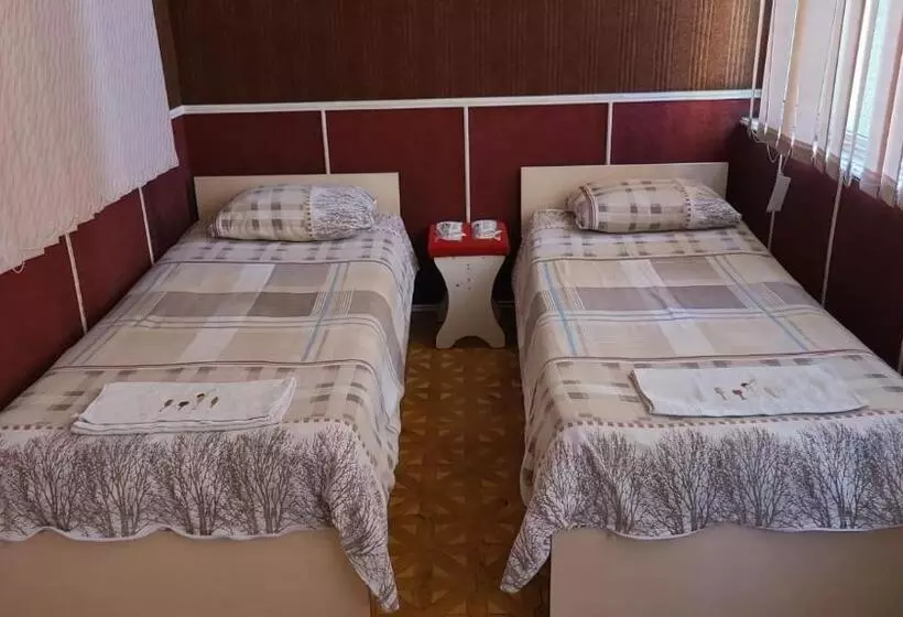 هاستل Royal Boutique Hotel On Kievyan