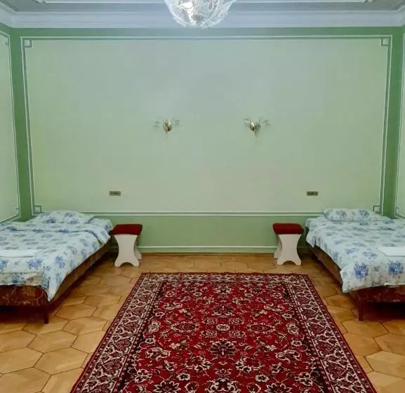 هاستل Royal Boutique Hotel On Kievyan
