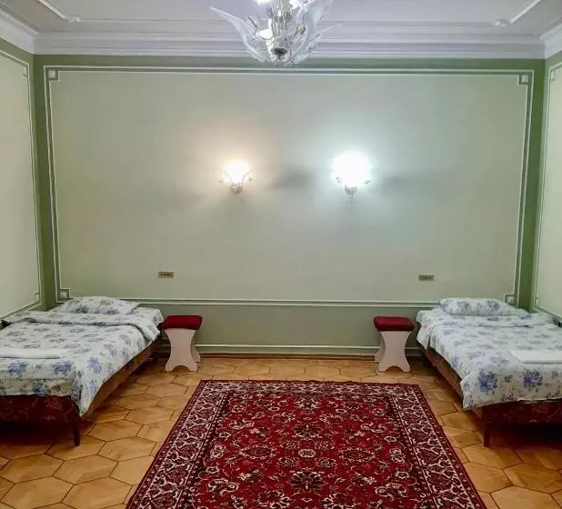 هاستل Royal Boutique Hotel On Kievyan