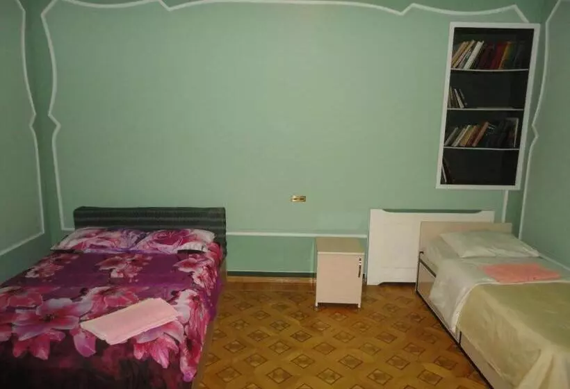 هاستل Royal Boutique Hotel On Kievyan