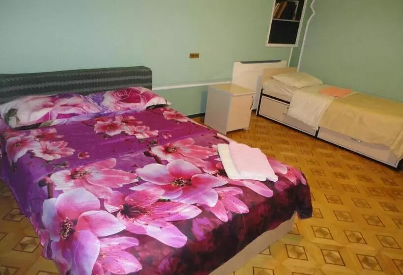 هاستل Royal Boutique Hotel On Kievyan
