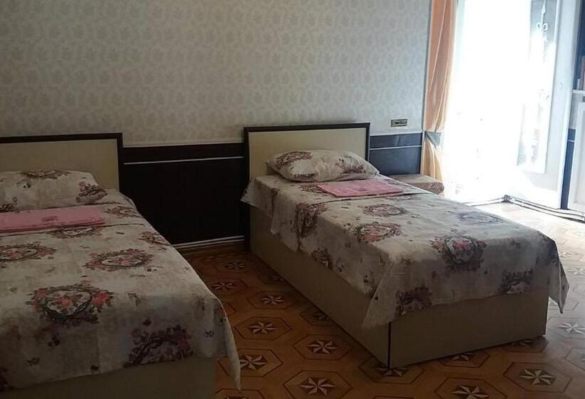 هاستل Royal Boutique Hotel On Kievyan