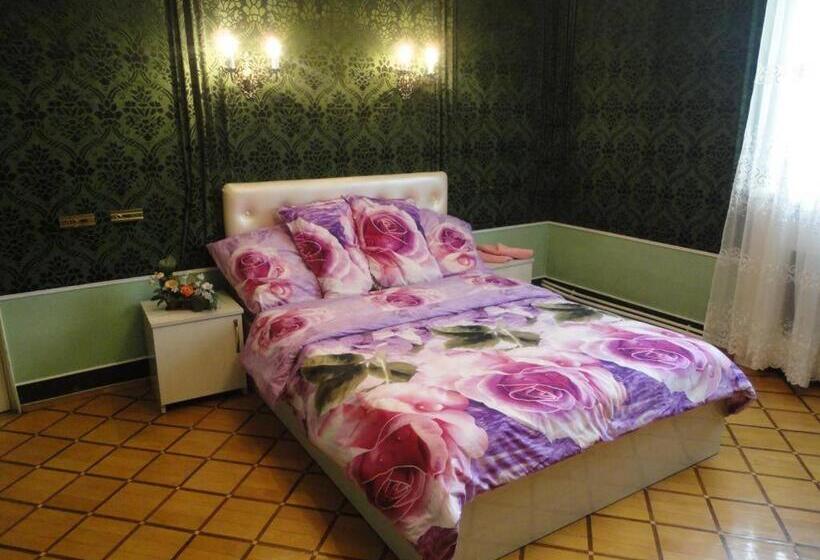 هاستل Royal Boutique Hotel On Kievyan