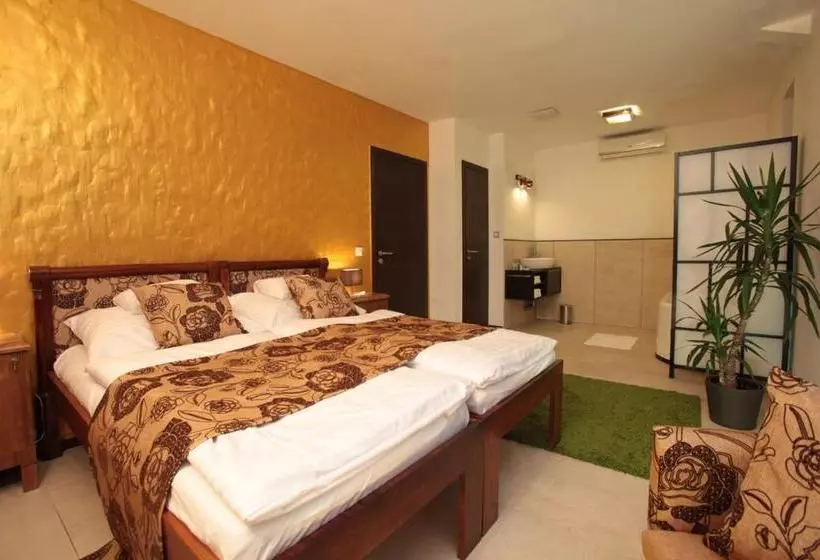Parliament Penthouse Boutique B&b