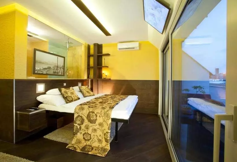 Parliament Penthouse Boutique B&b