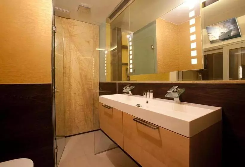 Parliament Penthouse Boutique B&b