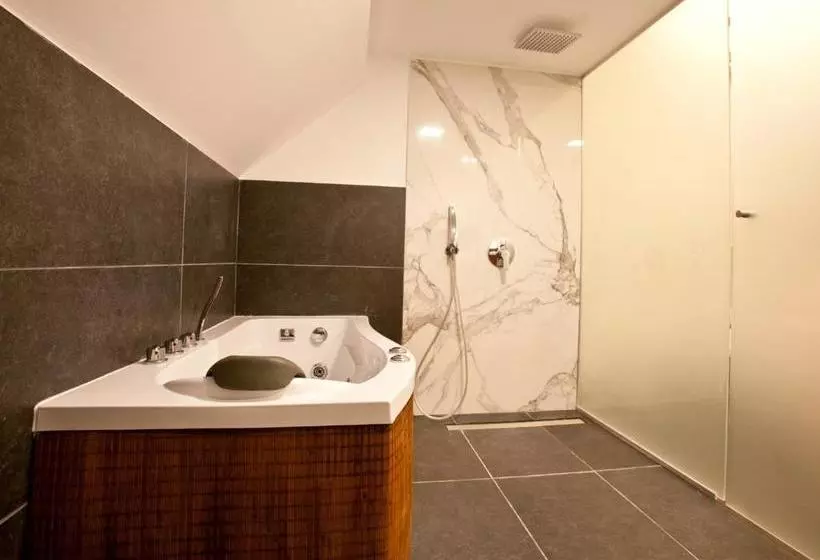 Parliament Penthouse Boutique B&b