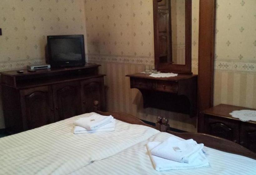 住宿加早餐  Kocsis Panzió és étterem