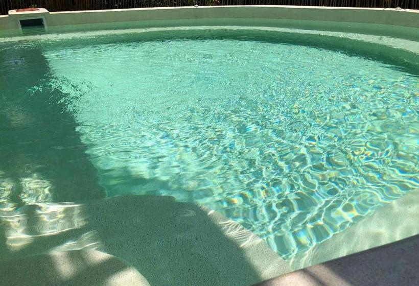 تختخواب و صبحانه Zawadi Residence