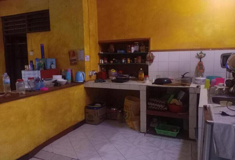 Casa Minha Backpackers Hostel