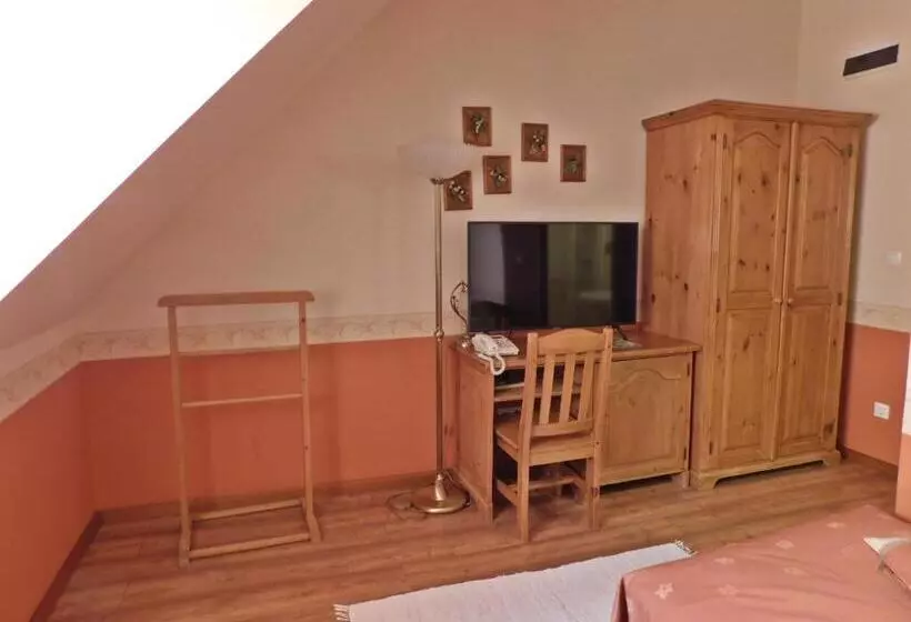Hotelli Berki Vendéglő és