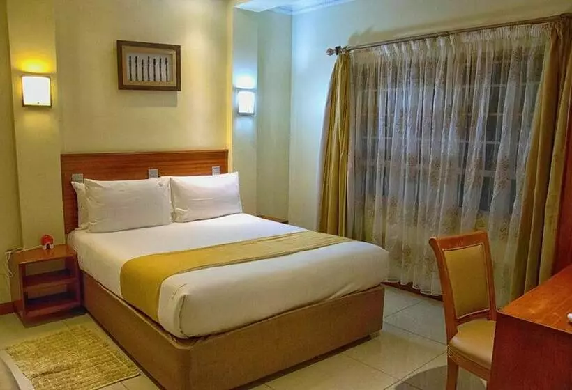هتل Brownie S Guest House