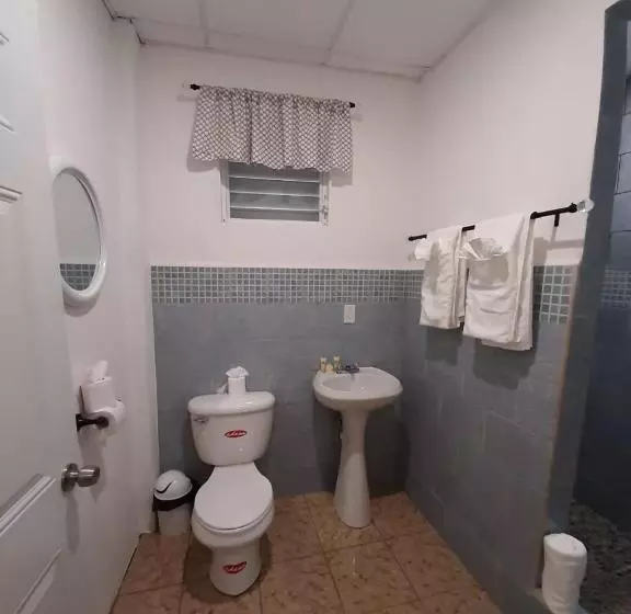 هتل Saint Charles Inn, Belize Central America