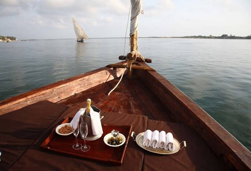 هتل The Red Pepper House