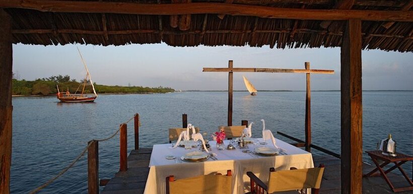 هتل The Red Pepper House