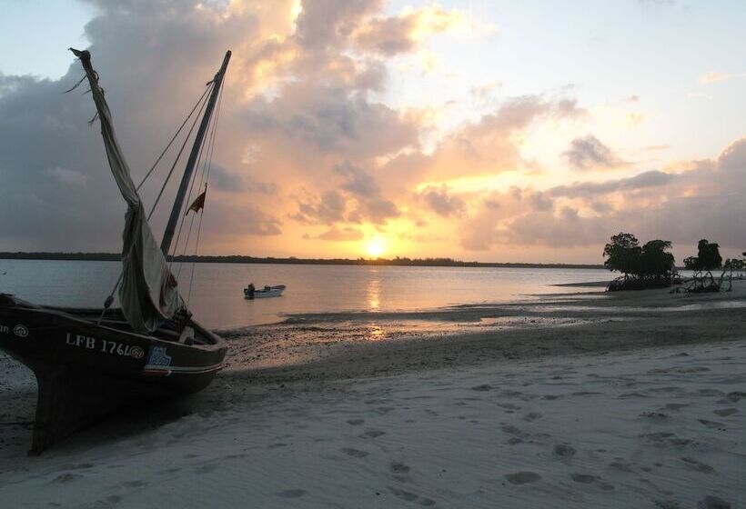 هتل The Red Pepper House