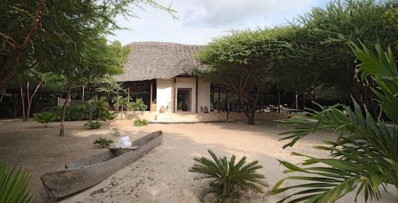 هتل The Red Pepper House