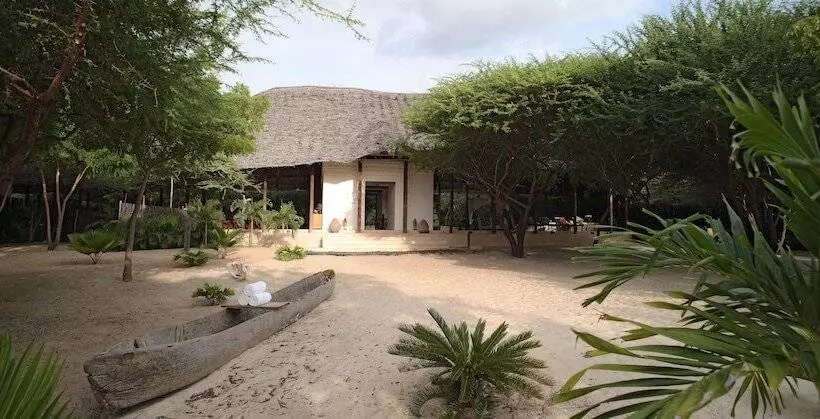 هتل The Red Pepper House