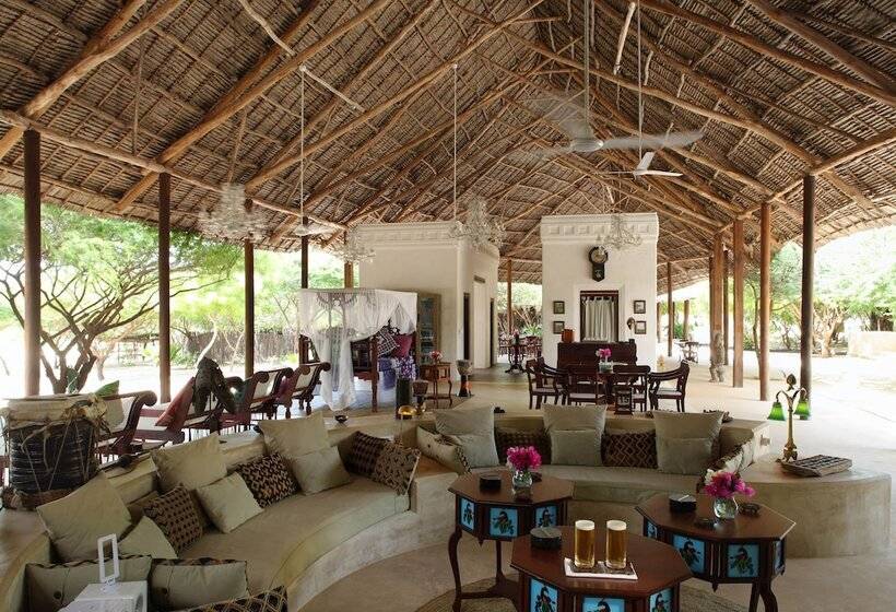 هتل The Red Pepper House