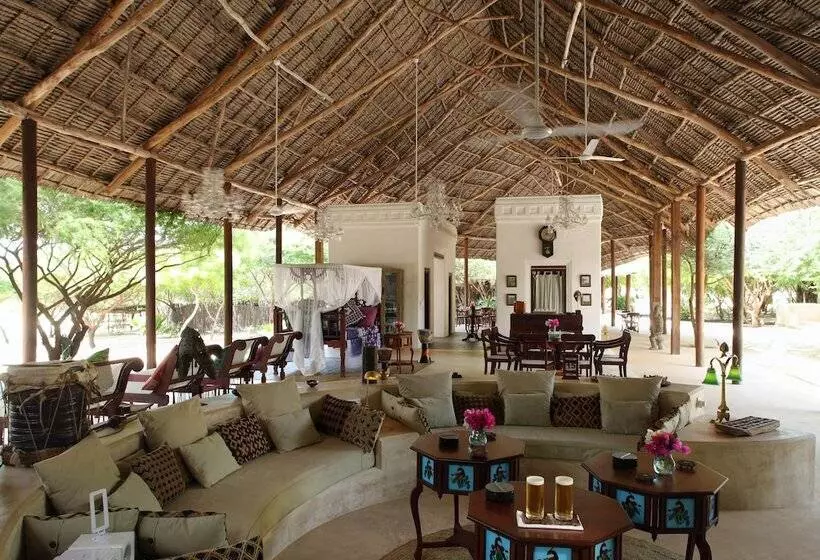 هتل The Red Pepper House