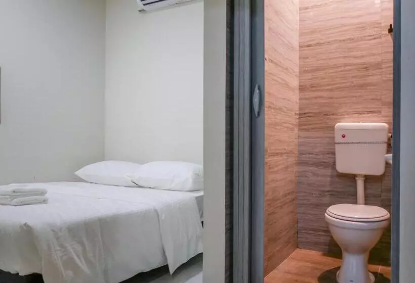 هاستل Aayu Chulia