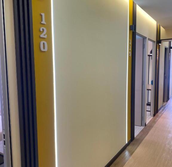 Clock Inn Backpackers Hostel