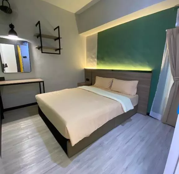 Clock Inn Backpackers Hostel